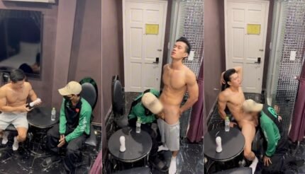 สั่งซื้อเจลหล่อลื่นน้องพนักงานส่งหน่วยก้านดีเลยชวนทดลองสินค้ากับรูตูดน้อง ความเงี่ยนไต่ระดับจากนั่งเล่นไปห้องน้ำเย็ดต่อในห้องนอน น้ำแตกทั้งคู่