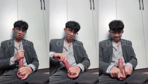 พรีเซนเตอร์ถุงยาง ของเขาดีควยใหญ่แค่ไหนก็เอาอยู่ บางเฉียบเหมือนไม่ได้ใส่อะไรเลย Ducal รับประกันใส่แล้วเงี่ยนมากครับพี่