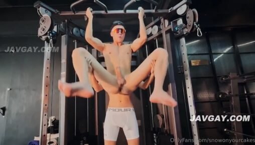 เดินบนลู่วิ่งไปด้วยโดนเย็ดไปด้วยออกกำลังกายยังไงให้น้ำแตก ถอดกางเกงเลยเดี๋ยวเทรนเนอร์แซ่บสอนท่าเด็ดๆให้ รับรองฟิตปั๋งทั้งรูปร่างและควย สำรวจรูตูด